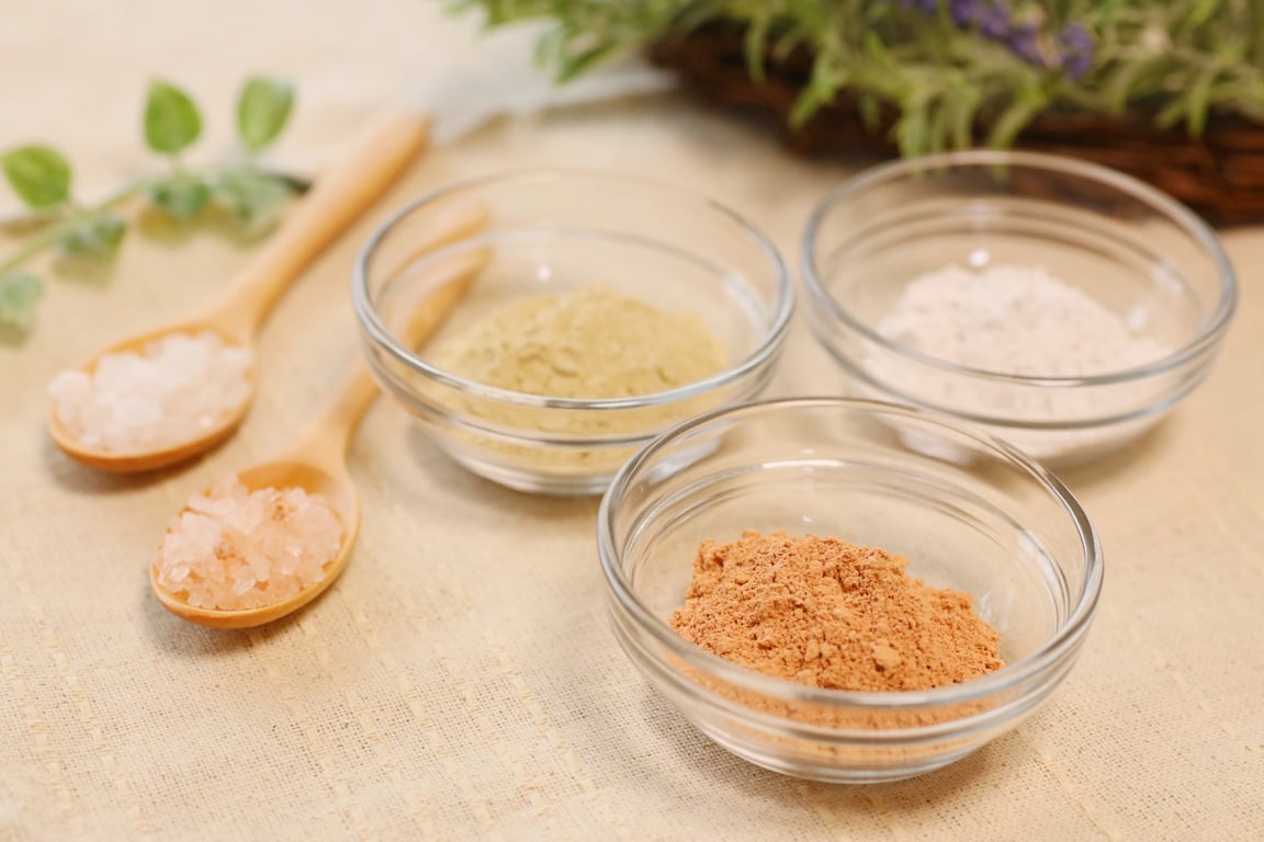 Clay pack ingredients and bath salt